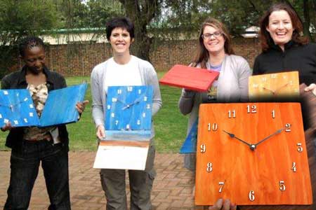 East Rand DIY Divas make wall clocks at the Beginners Workshop